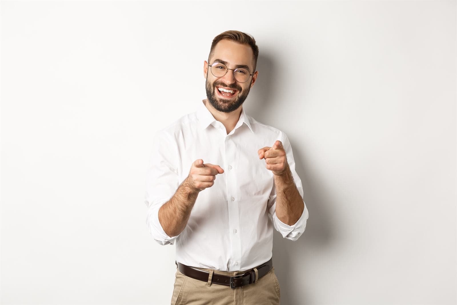 Empresário em retrato institucional representando gestão ocupacional e previsibilidade empresarial
