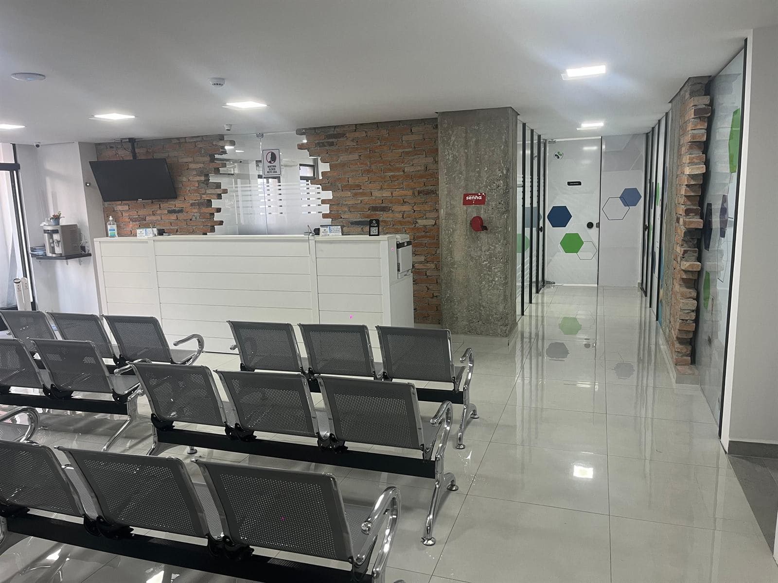 Laboratório ocupacional da SERMST com estrutura para exames complementares